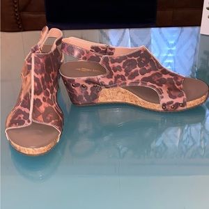 Jolimall leopard sandals. Size 10. Like new!